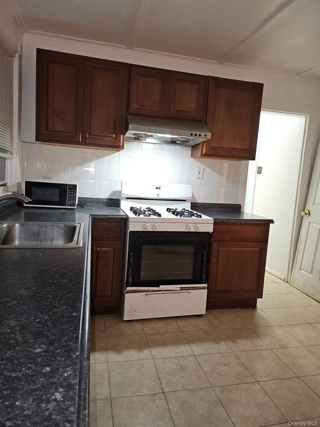 36 Prospect St in Middletown, NY - Building Photo - Building Photo