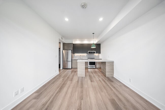 property at 484 Spadina Ave.