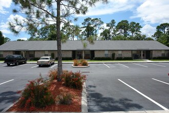 Victoria Pointe in North Port, FL - Building Photo - Building Photo