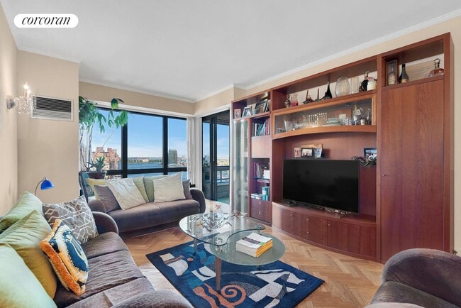 530 E 76th St in New York, NY - Building Photo - Building Photo