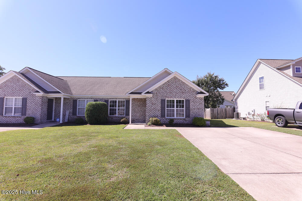 2517 Saddleback Dr in Winterville, NC - Building Photo