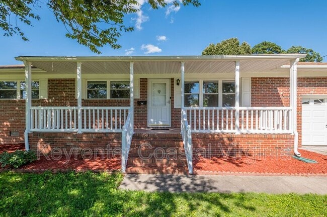 726 Sunnywood Rd in Newport News, VA - Building Photo - Building Photo
