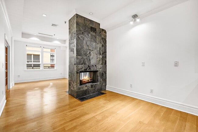 81 Montgomery St in Jersey City, NJ - Building Photo - Building Photo
