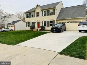 16065 Hayes Ln in Woodbridge, VA - Building Photo - Building Photo