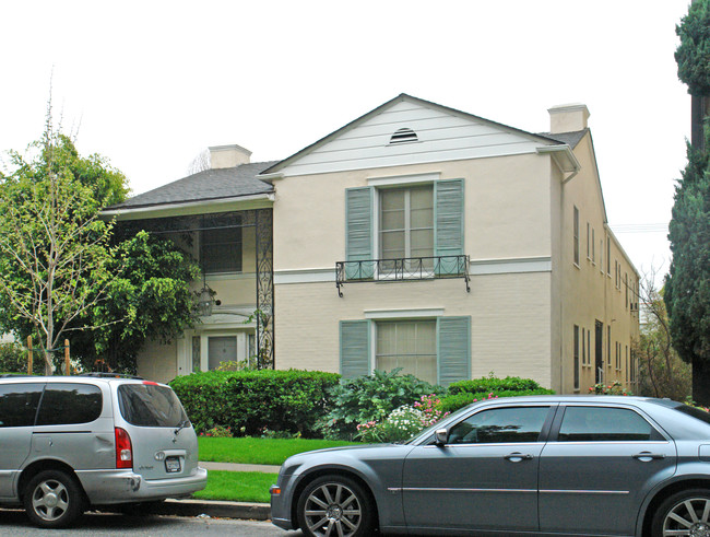 136 S McCarty Dr in Beverly Hills, CA - Building Photo - Building Photo