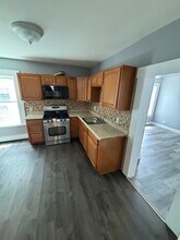 55 Brook St, Unit 1 in Lawrence, MA - Building Photo - Building Photo
