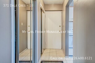 371 Dale Crescent in Waterloo, ON - Building Photo