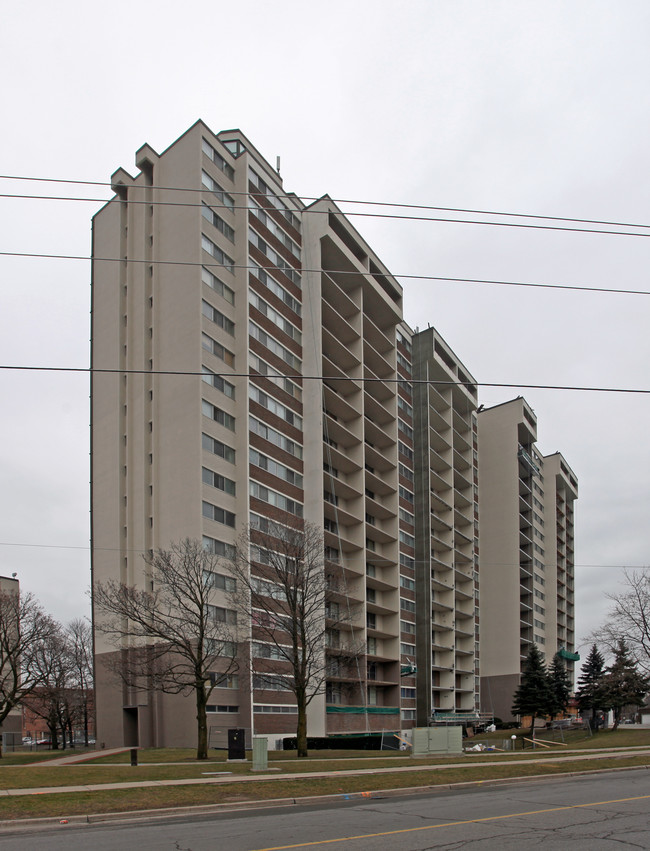 Summit Place in Oshawa, ON - Building Photo - Building Photo