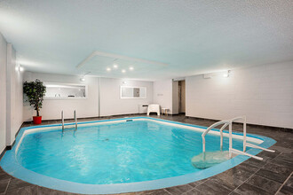 215 Bellevue Rue in Sherbrooke, QC - Building Photo - Building Photo