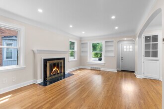 1388 Vernier Rd in Grosse Pointe Woods, MI - Building Photo - Building Photo