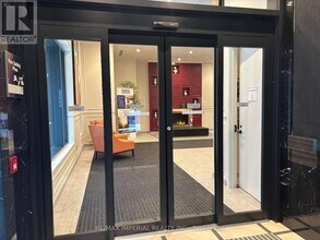 180 Front St E in Toronto, ON - Building Photo - Building Photo