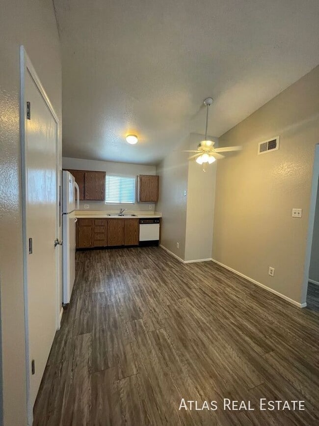 465 W Ivyglen St in Mesa, AZ - Building Photo - Building Photo