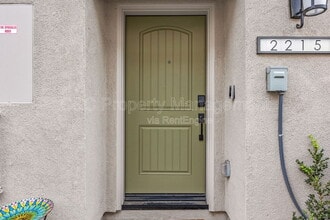 2215 S Cordon Gln in Escondido, CA - Building Photo - Building Photo