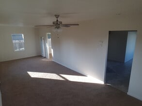 2931 Sierra St in Riverbank, CA - Building Photo - Building Photo