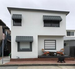 453 30th St, Unit Lower in Hermosa Beach, CA - Foto de edificio - Building Photo