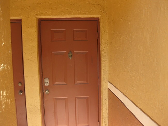 1100 Scotia Dr-Unit -103 in Hypoluxo, FL - Building Photo - Building Photo