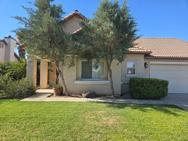 1684 Homestead Way in Lemoore, CA - Building Photo - Building Photo