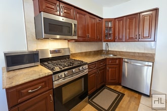 Spacious 2-Bedroom Apartment for Rent in A in Queens, NY - Building Photo - Building Photo