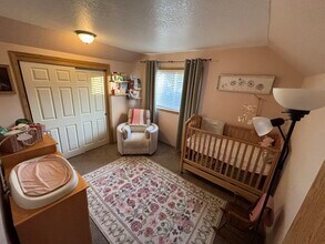 1330 N Creekside Ln, Unit Newberg property in Newberg, OR - Foto de edificio - Building Photo