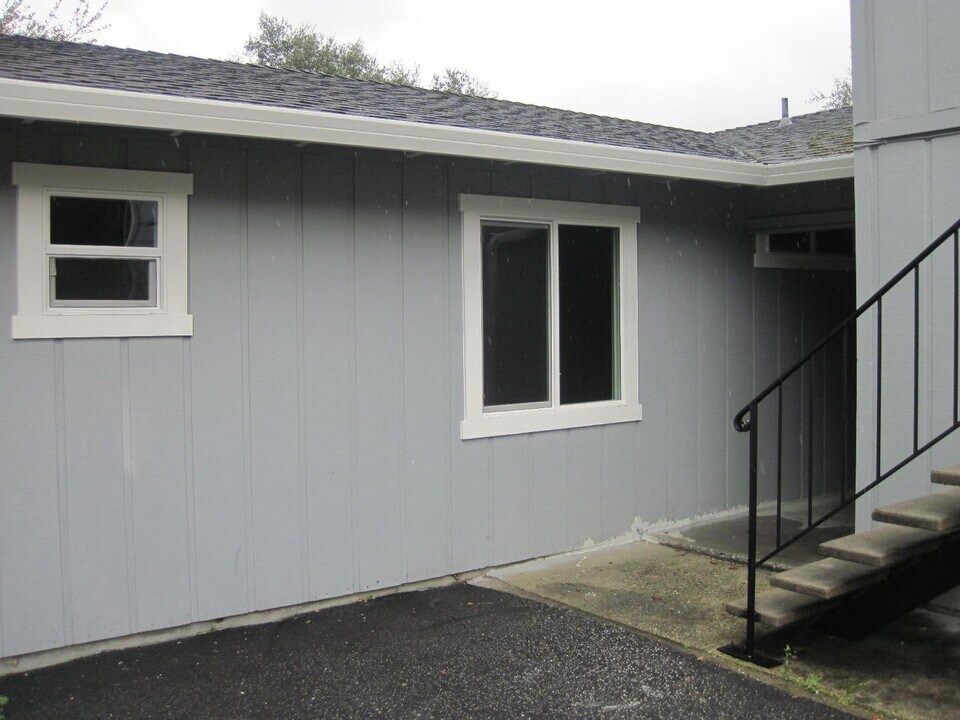 6 Willis Rd in Scotts Valley, CA - Building Photo