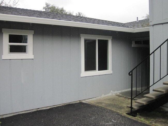 property at 6 Willis Rd