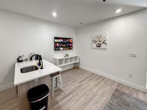 2400 E Huntingdon St in Philadelphia, PA - Foto de edificio - Building Photo