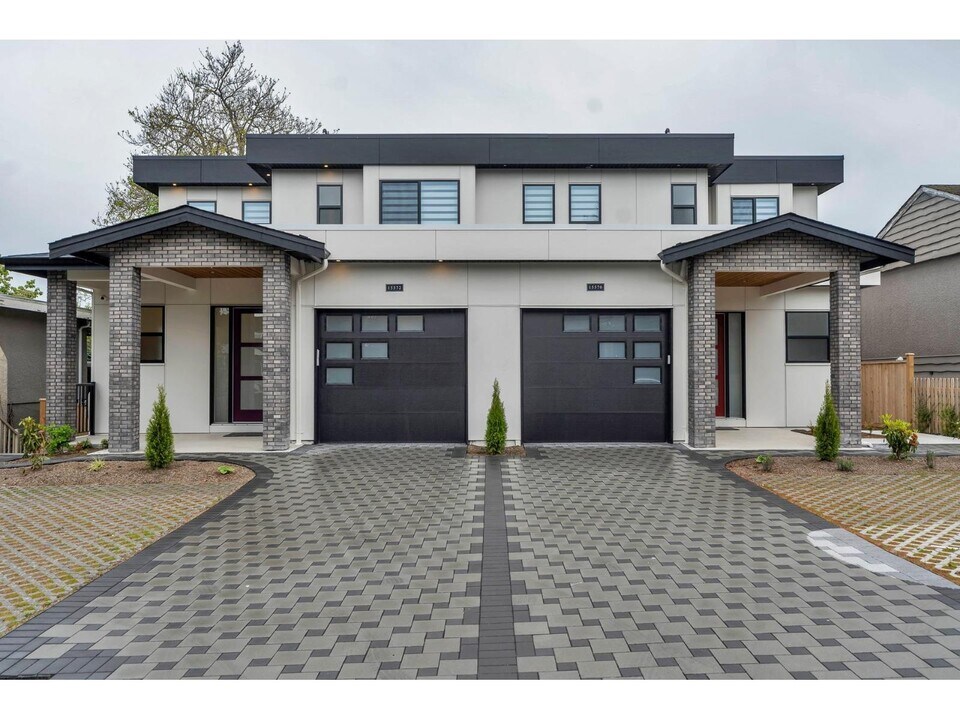 Beautiful 7-Bedroom, 6-Bath Home in Prime in White Rock, BC - Building Photo