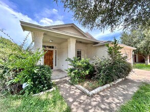 3305 Cave Dome Path in Round Rock, TX - Building Photo - Building Photo