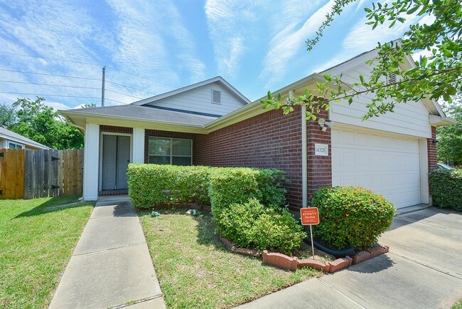16323 Woma Ct in Sugar Land, TX - Building Photo - Building Photo
