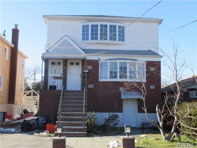 560 Long Beach Rd in Island Park, NY - Building Photo