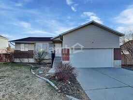373 W 2200 N in Lehi, UT - Building Photo
