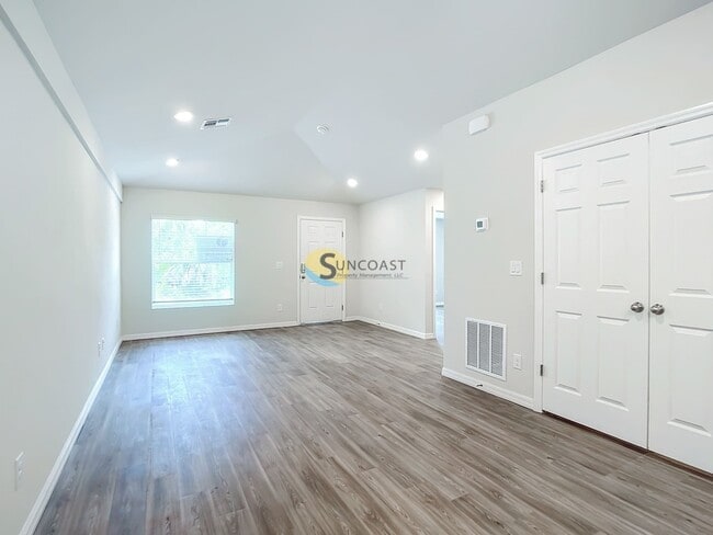 9513 Ace Rd in Englewood, FL - Foto de edificio - Building Photo