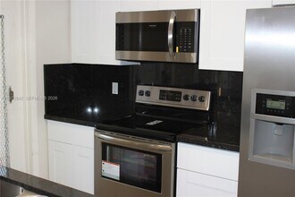 1958 Monroe St in Hollywood, FL - Foto de edificio - Building Photo