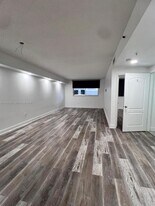 5091 NW 7th St in Miami, FL - Building Photo