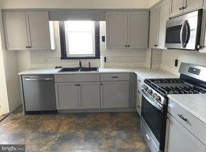 123 S Harrison St in Palmyra, PA - Building Photo - Building Photo