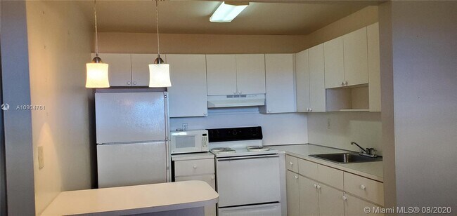 10735 SW 3rd St in Miami, FL - Building Photo - Building Photo