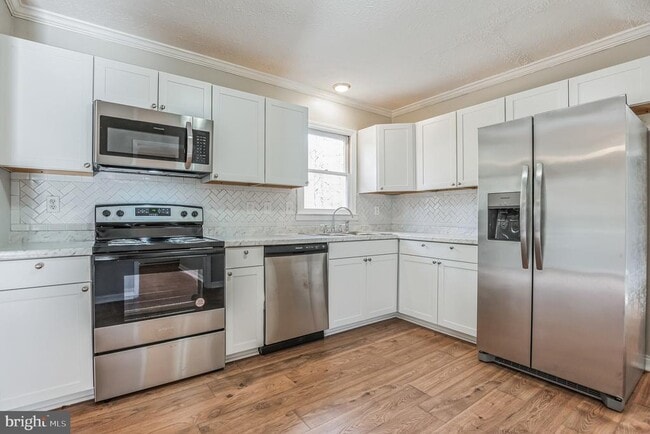 670 White Rock Rd in Lusby, MD - Building Photo - Building Photo