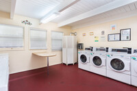 Hopkins Park Apartments in Berkeley, CA - Foto de edificio - Interior Photo