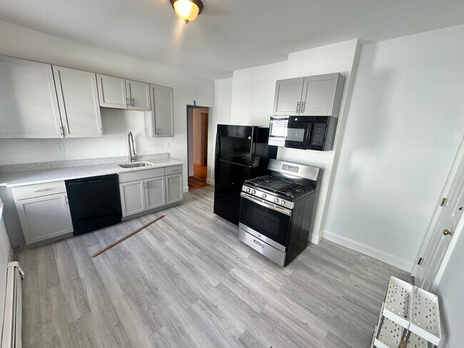 63 Webster Ave, Unit 3T in Somerville, MA - Building Photo - Building Photo