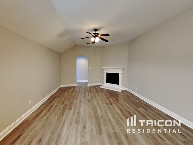 5844 Burgundy Rose Dr in Fort Worth, TX - Building Photo - Building Photo