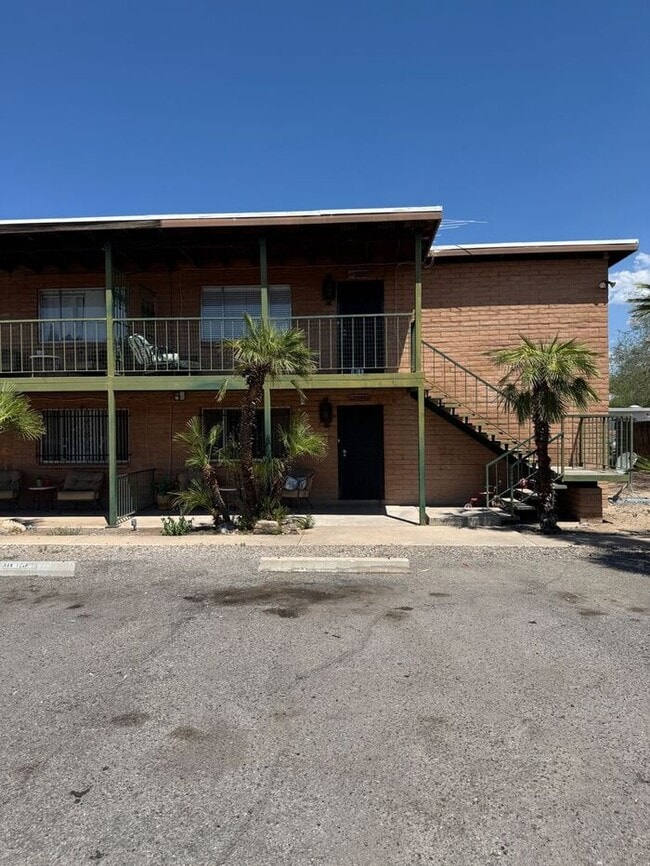 property at 3208 E Almartin St