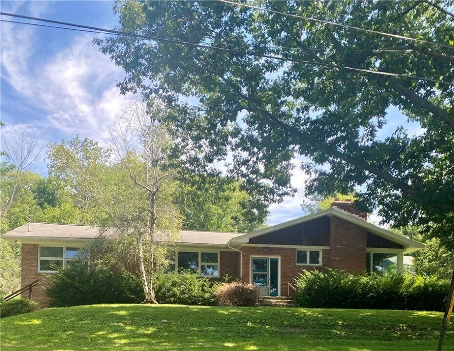 216 Berkshire Rd in Ithaca, NY - Building Photo
