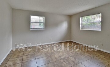 516 W 60th St in Jacksonville, FL - Building Photo - Building Photo