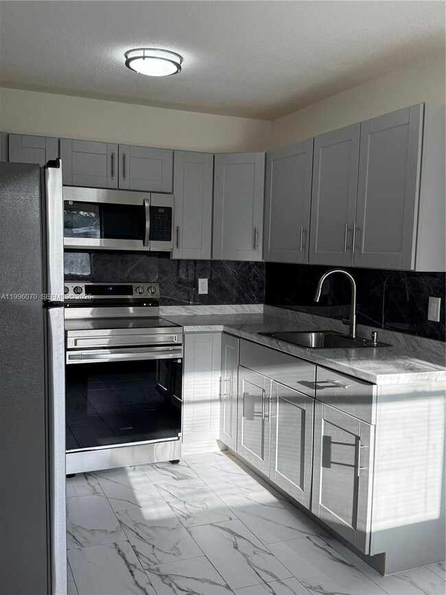 property at 6071 SW 33rd St