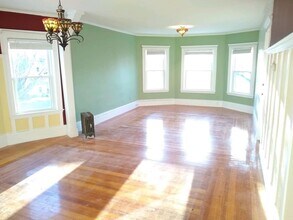 7 Grand St in Reading, MA - Building Photo - Building Photo