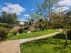 12291 Carmel Vista Rd, Unit 108 in San Diego, CA - Foto de edificio - Building Photo