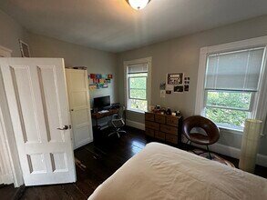 294 Windsor St, Unit 2 in Cambridge, MA - Building Photo - Building Photo