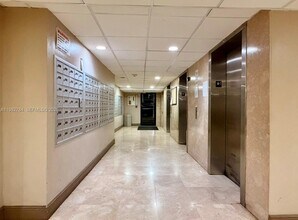 1805 Sans Souci Blvd in North Miami, FL - Foto de edificio - Building Photo