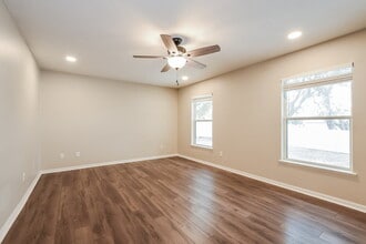 7545 Sloewood Dr in Leesburg, FL - Building Photo - Building Photo