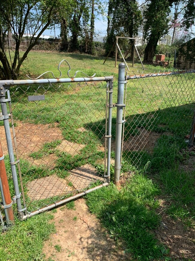 2810 Stratford Dr in Greensboro, NC - Building Photo - Building Photo